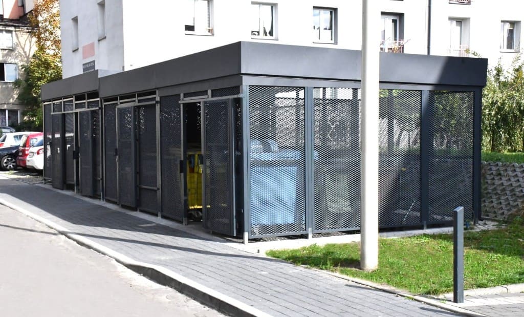 Wiata śmietnikowa z siatki